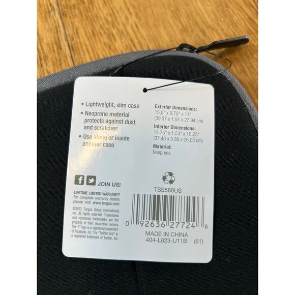 New! Targus Debossed Laptop Sleeve for up 15.6” Computers Black Gray Zip - Picture 4 of 6